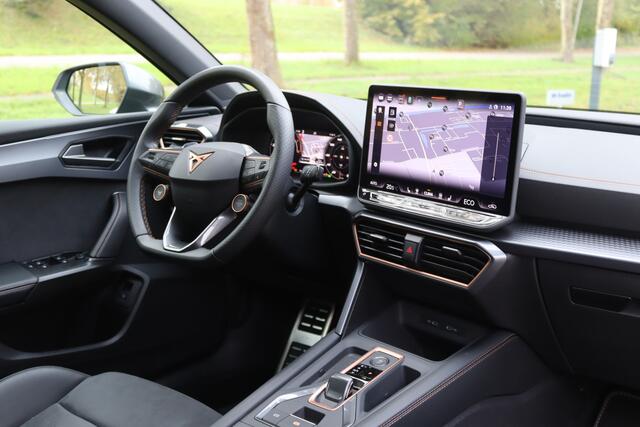 Cupra Leon 1.5 TSI e-Hybrid 272pk VZ Performance Pano/Matrix LED/Keyless/Camera/Elek. stoel+mem/DCC/ACC/19"