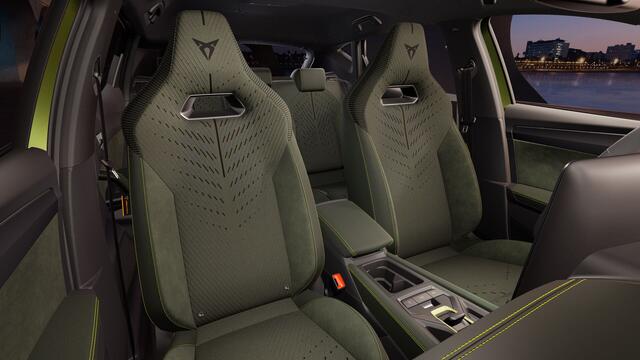 Cupra Leon 1.5 TSI e-Hybrid 272 6DSG VZ Tribe Edition | Achteruitrijcamera | Digitaal instrumentenpaneel (Virtual Cockpit) | Draadloze Apple CarPlay(TM), Android Auto(TM)