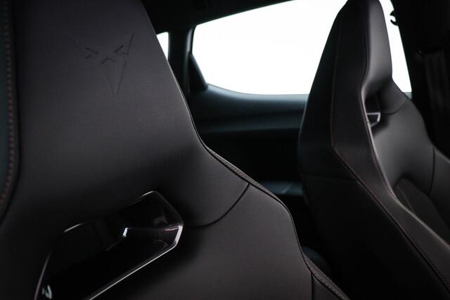 Cupra Leon 1.4 e-Hybrid VZ 245 | STUURVERWARMING | LED | DAB | APPLE | SFEERVERLICHTING