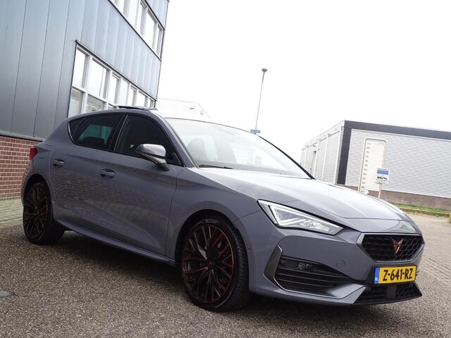 Cupra Leon 1.4 e-Hybrid VZ 245 PANORAMADAK | NAVIGATIE | VERWARMDE VOORSTOELEN | PARKEERSENSOREN | ADAPTIEVE STUURBEKRACHTIGING | SFEER VERLICHTING | DAB | KEYLESS GO/ENTRY | ACHTERUIT RIJ CAMERA | LED PAKKET |