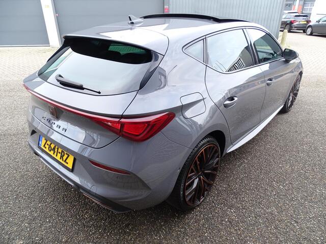 Cupra Leon 1.4 e-Hybrid VZ 245 PANORAMADAK | NAVIGATIE | VERWARMDE VOORSTOELEN | PARKEERSENSOREN | ADAPTIEVE STUURBEKRACHTIGING | SFEER VERLICHTING | DAB | KEYLESS GO/ENTRY | ACHTERUIT RIJ CAMERA | LED PAKKET |