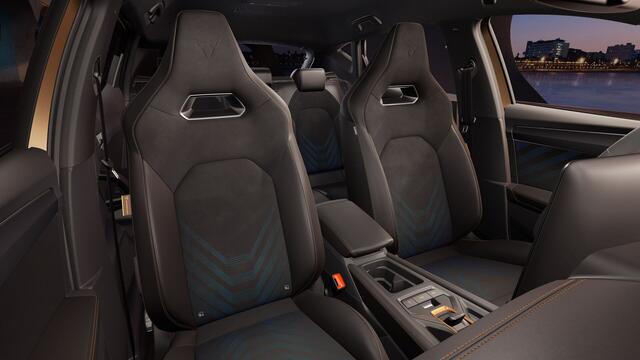 Cupra Leon 1.5 TSI e-Hybrid 272 6DSG VZ Performance | Achteruitrijcamera | Digitaal instrumentenpaneel (Virtual Cockpit) | Draadloze Apple CarPlay(TM), Android Auto(TM)