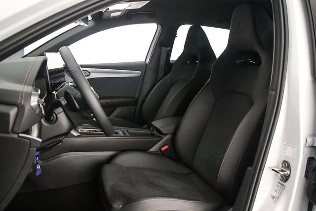 Cupra Leon Business 1.5 TSI eHybrid 204pk DSG Automaat Adaptive cruise control, Achteruitrijcamera, LED koplampen, Stuurwiel verwarmd, Navigatie, Parkeersensoren