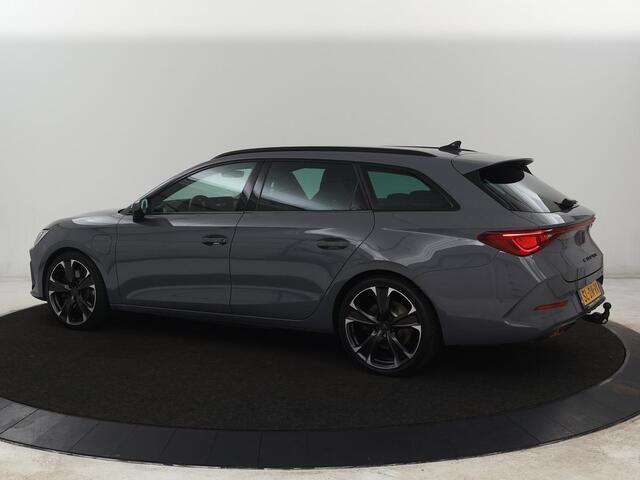 Cupra Leon 1.4 eHybrid VZ | 245pk | Trekhaak | Stoelverwarming | Adaptive cruise | Camera | Carplay | Navigatie | Sfeerverlichting | Keyless | Park Assist | Memory | Sportstoelen | Full LED | PHEV | Plug In