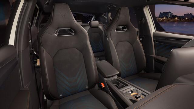 Cupra Leon 1.5 TSI e-Hybrid 272 6DSG VZ Performance | Achteruitrijcamera | Digitaal instrumentenpaneel (Virtual Cockpit) | Draadloze Apple CarPlay(TM), Android Auto(TM)