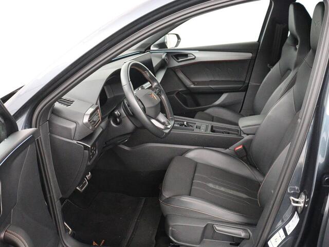 Cupra Leon 1.4 eHybrid | Stoelverwarming | Adaptive cruise | Navigatie | Sportstoelen | Stuurverwarming | Parkeerhulp | Full LED | Keyless | Half leder | PHEV | Plug In