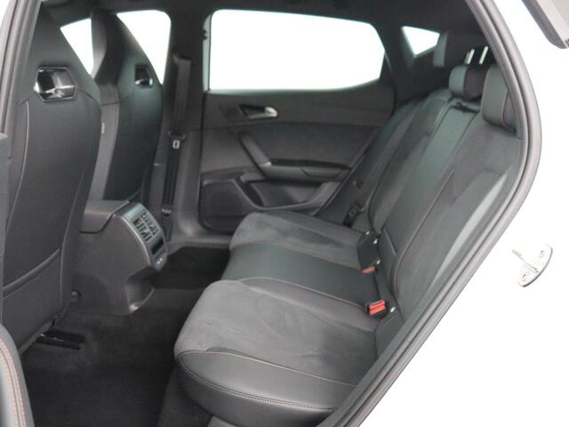 Cupra Leon 1.5 e-Hybrid Business | Stoelverwarming | Adaptive cruise | Camera | Carplay | Memory | Half leder | Navigatie | Keyless | Sportstoelen | Full LED | Sfeerverlichting | PHEV | Plug In