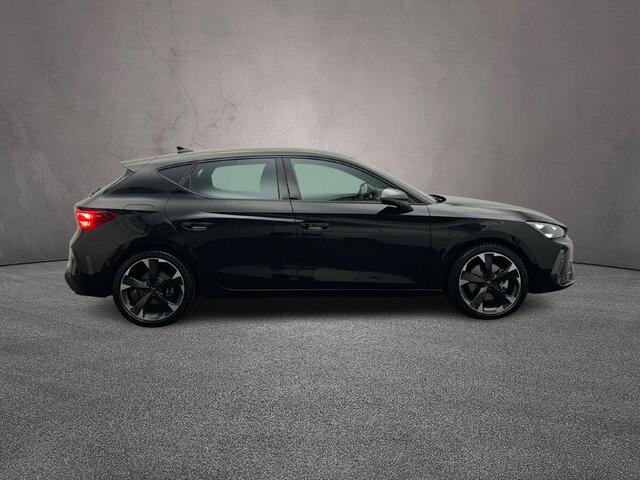 Cupra Leon Business 1.5 TSI eHybrid 204pk DSG Automaat Adaptive cruise control, Achteruitrijcamera, LED koplampen, Navigatie, Stuurwiel verwarmd, Parkeersensoren