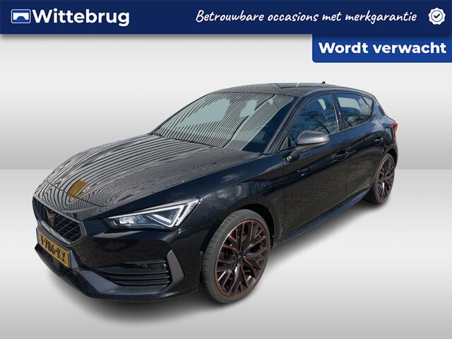 Cupra Leon 1.4 e-Hybrid 245pk DSG VZ Black Edition / Panoramadak / Lederen Memory Seat / Supersport Stuur / Achteruitrijcamera / Stoelverwarming / Dodehoek Sensor / LED