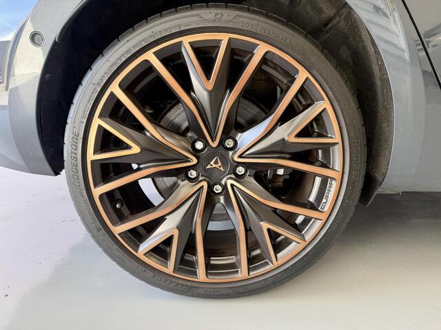 Cupra Leon 1.4 e-Hybrid Carplay / LM 19 inch / Achteruitrijcamera / Parkeersensoren V+A / LED /VOL