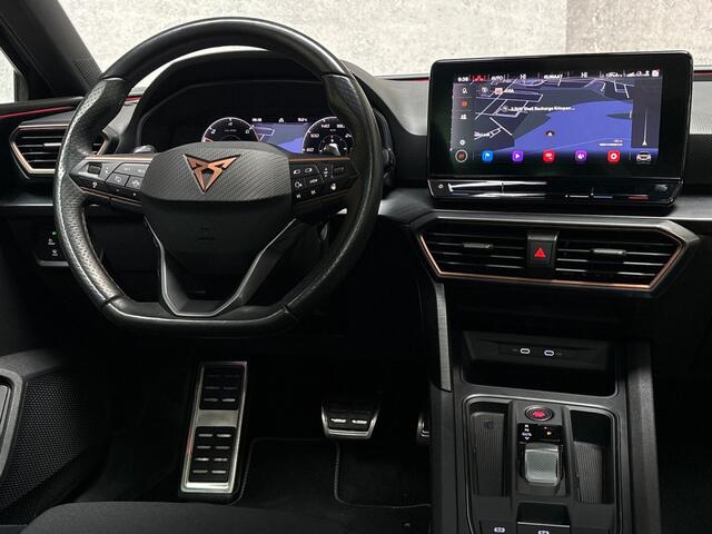 Cupra Leon 1.4 e-Hybrid VZ Performance 245Pk Automaat (PANORAMADAK, BLACK PACK, APPLE CARPLAY, CAMERA, STUUR/STOELVERWARMING, KUIPSTOELEN, GETINT GLAS, ADAPTIVE CRUISE, NIEUWSTAAT)