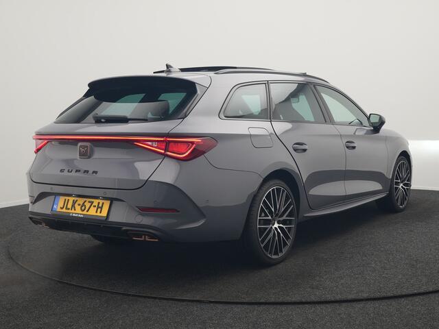 Cupra Leon 1.4 e-Hybrid VZ Copper Edition PHEV 245pk Dealer O.H PHEV | Panodak | Adaptive Cruise | Sportstoelen Memory & Verwarmd | Sfeerverlichting | Apple Carplay | Blis | Keyless | Stuur Verwarmd | Navigatie | Virtual | DAB | Plug In Hybrid