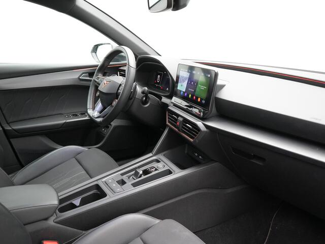 Cupra Leon 1.4 e-Hybrid VZ Copper Edition PHEV 245pk Dealer O.H PHEV | Panodak | Adaptive Cruise | Sportstoelen Memory & Verwarmd | Sfeerverlichting | Apple Carplay | Blis | Keyless | Stuur Verwarmd | Navigatie | Virtual | DAB | Plug In Hybrid