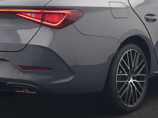 Cupra Leon 1.4 e-Hybrid VZ Copper Edition PHEV 245pk Dealer O.H PHEV | Panodak | Adaptive Cruise | Sportstoelen Memory & Verwarmd | Sfeerverlichting | Apple Carplay | Blis | Keyless | Stuur Verwarmd | Navigatie | Virtual | DAB | Plug In Hybrid