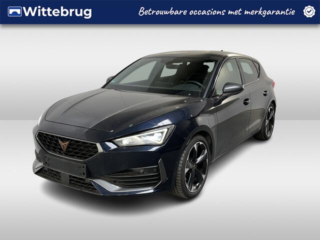 Cupra Leon 1.4 e-Hybrid Performance / AUTOMAAT/ ACC/ KEYLESS/ DODEHOEK/ PARK.SENSOREN V+A/ CAMERA/ STUUR+STOELVERWARMING/ FULL LINK/ RIJ-MODI/ NAVI/ DAB/ CLIMA/ LED/ 18'' LMV