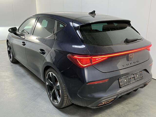 Cupra Leon 1.4 e-Hybrid Performance / AUTOMAAT/ ACC/ KEYLESS/ DODEHOEK/ PARK.SENSOREN V+A/ CAMERA/ STUUR+STOELVERWARMING/ FULL LINK/ RIJ-MODI/ NAVI/ DAB/ CLIMA/ LED/ 18'' LMV