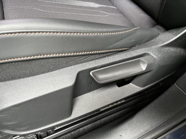 Cupra Leon 1.4 e-Hybrid Performance / AUTOMAAT/ ACC/ KEYLESS/ DODEHOEK/ PARK.SENSOREN V+A/ CAMERA/ STUUR+STOELVERWARMING/ FULL LINK/ RIJ-MODI/ NAVI/ DAB/ CLIMA/ LED/ 18'' LMV