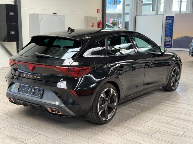 Cupra Leon 1.5 TSI e-Hybrid 204pk Business | Stoel // stuurwiel verwarming | Adapt. Cruise | FACELIFT | 1/2 leer | Fabrieksgarantie t/m 05-2029 |