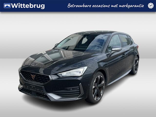 Cupra Leon 1.4 e-Hybrid Performance / AUTOMAAT/ ACC/ DODEHOEK/ PARK.SENSOREN V+A/ CAMERA/ STUUR+STOELVERWARM./ KEYLESS/ DIGITAL DASH/ RIJ-MODI/ DAB/ NAVI/ CLIMA/ LED/ 18'' LMV