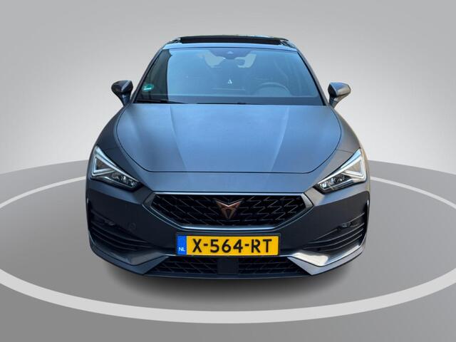 Cupra Leon 1.4 245pk DSG e-Hybrid VZ Business · Panoramadak · Stoelverwarmig · Apple/Android Car Play · Navigatie · 19'' Inch ·