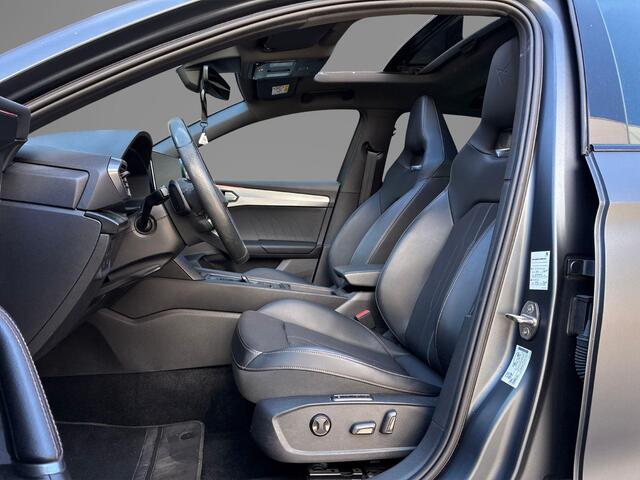 Cupra Leon 1.4 245pk DSG e-Hybrid VZ Business · Panoramadak · Stoelverwarmig · Apple/Android Car Play · Navigatie · 19'' Inch ·