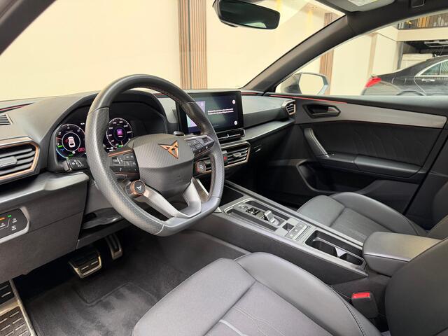 Cupra Leon 1.4 e-Hybrid VZ Performance Nardo Grey|Pano|12 MND Garantie|Camera|Sfeerverlichting|Stuurverwarming