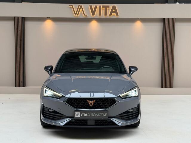 Cupra Leon 1.4 e-Hybrid VZ Performance Nardo Grey|Pano|12 MND Garantie|Camera|Sfeerverlichting|Stuurverwarming