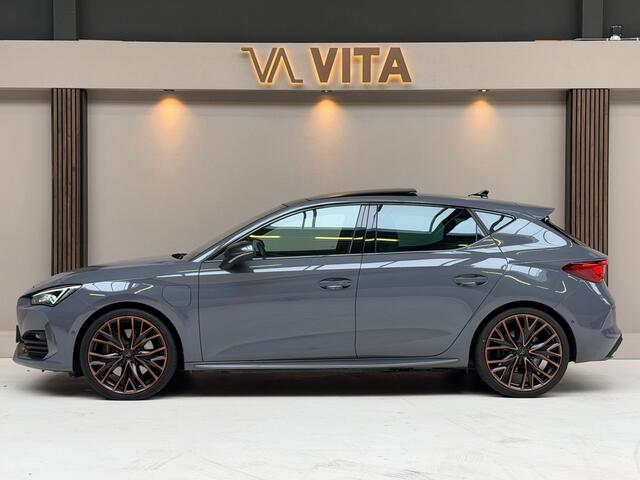 Cupra Leon 1.4 e-Hybrid VZ Performance Nardo Grey|Pano|12 MND Garantie|Camera|Sfeerverlichting|Stuurverwarming