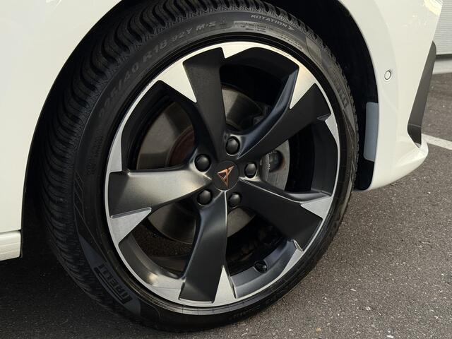 Cupra Leon Sport 1.4 e-Hybrid VZ Adrenaline Camera Sfeerv Carplay Nav Keyless Autom/Grootlicht