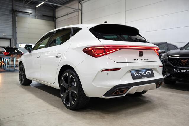 Cupra Leon 1.4 e-Hybrid VZ 245PK * Kuipstoelen - 19" - Sfeer - ACC - App - Stoelverwarming *