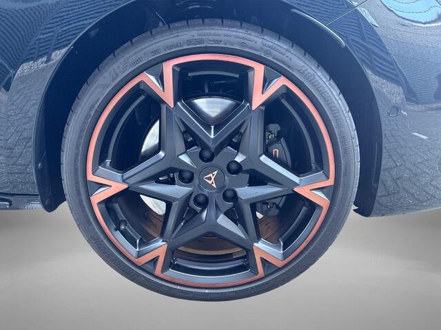Cupra Leon 1.5 TSI e-Hybrid VZ Performance 272PK Intelligent Drive l Panoramadak l Sennheizer Audiol HERWAARDERING ¤ 4.000,-