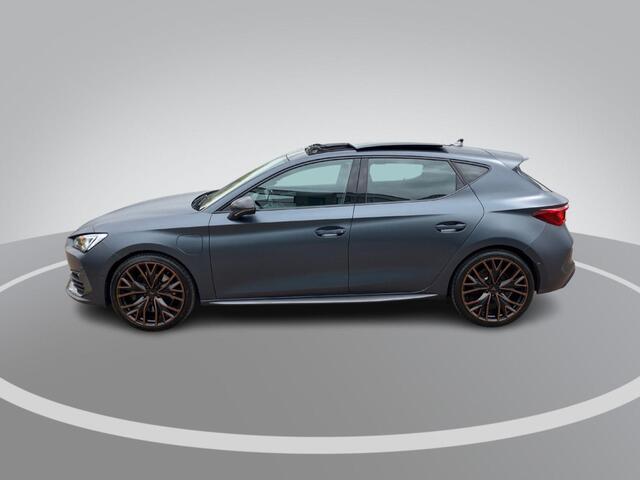 Cupra Leon 1.4e-Hybrid 180kW/245PK VZ · Leder kuipstoelen · Panoramadak · Navigatie · Camera ·