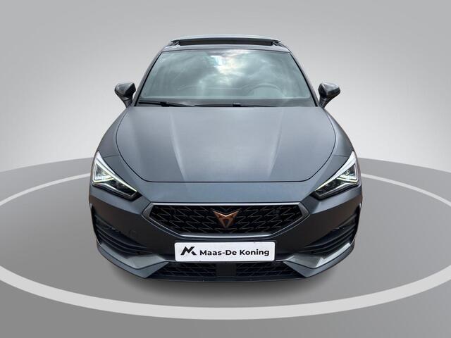 Cupra Leon 1.4e-Hybrid 180kW/245PK VZ · Leder kuipstoelen · Panoramadak · Navigatie · Camera ·