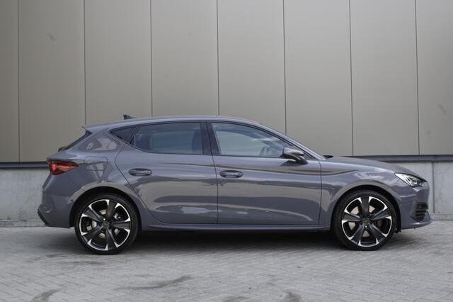 Cupra Leon 1.4 e-Hyb Copper Ed | Stuur verwaming | Adap. cruise | Apple CarPlay | Stoelverwarming |