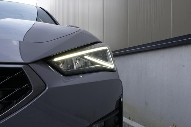 Cupra Leon 1.4 e-Hyb Copper Ed | Stuur verwaming | Adap. cruise | Apple CarPlay | Stoelverwarming |