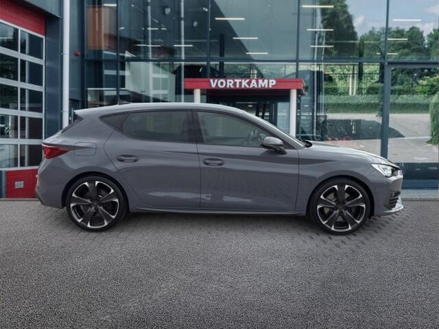 Cupra Leon 1.4 TSI E-HYBRID VZ CAMERA/ACC/STOEL+STUURVERW/CARPLAY/NAVI