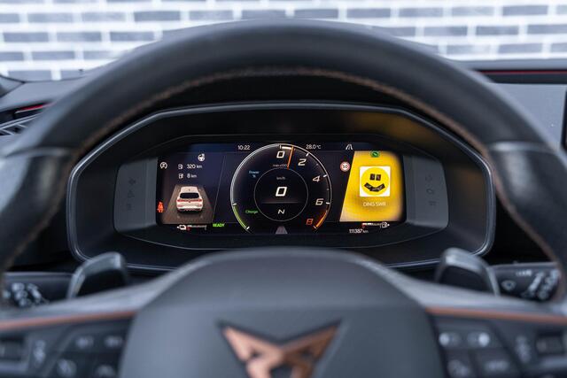 Cupra Leon 1.4 e-Hybrid VZ Adrenaline | Plug-in Hybrid (PHEV) | Achteruitrijcamera | Parkeersensoren | Keyless Entry | Lichtmetalen Velgen 19 inch | LED Koplampen | Stoelverwarming | Cruise Control Adaptief | Dodehoekdetectie | Navigatie | Apple Carplay | Android Au
