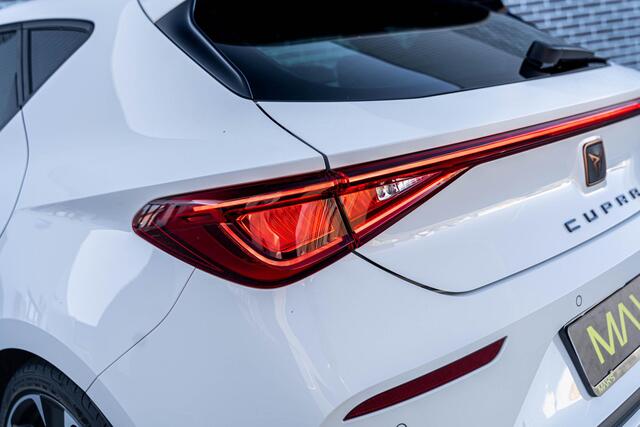 Cupra Leon 1.4 e-Hybrid VZ Adrenaline | Plug-in Hybrid (PHEV) | Achteruitrijcamera | Parkeersensoren | Keyless Entry | Lichtmetalen Velgen 19 inch | LED Koplampen | Stoelverwarming | Cruise Control Adaptief | Dodehoekdetectie | Navigatie | Apple Carplay | Android Au
