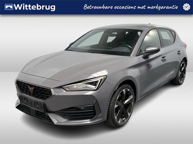Cupra Leon 1.4 e-Hybrid Performance / AUTOMAAT/ CAMERA/ PARK. SENSOREN/ LED/ STOEL-STUURVERWARM./ KEYLESS/ FULL LINK/ ADAPT. CRUISE/ NAVI/ CLIMA/ DAB