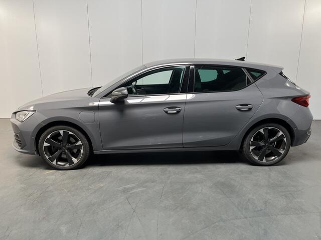 Cupra Leon 1.4 e-Hybrid Performance / AUTOMAAT/ CAMERA/ PARK. SENSOREN/ LED/ STOEL-STUURVERWARM./ KEYLESS/ FULL LINK/ ADAPT. CRUISE/ NAVI/ CLIMA/ DAB