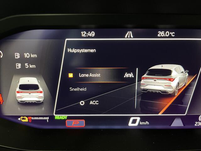 Cupra Leon 1.4 e-Hybrid Performance / AUTOMAAT/ CAMERA/ PARK. SENSOREN/ LED/ STOEL-STUURVERWARM./ KEYLESS/ FULL LINK/ ADAPT. CRUISE/ NAVI/ CLIMA/ DAB