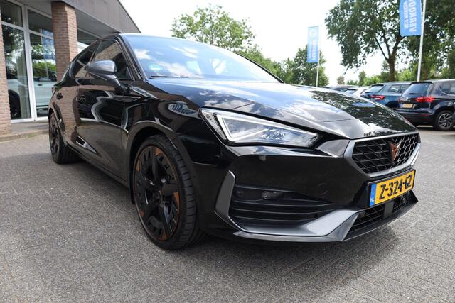 Cupra Leon 1.4 e-Hybrid VZ Performance Edition STOEL/STUURVERW. HALF-LEER CARPLAY SFEERVERL. CAMERA DAB NAVI ACC AUTO-PARK 2XPDC 19''LMV