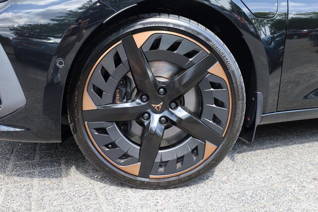 Cupra Leon 1.4 e-Hybrid VZ Performance Edition STOEL/STUURVERW. HALF-LEER CARPLAY SFEERVERL. CAMERA DAB NAVI ACC AUTO-PARK 2XPDC 19''LMV
