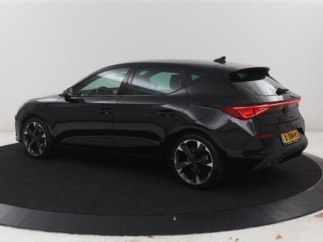 Cupra Leon 1.5 eTSI Business Edition | Half leder | Stuur/stoel verwarming | Adaptive cruise | Lane assist | Carplay | Sfeerverlichting | Virtueel dashboard | Park assist | Climate control