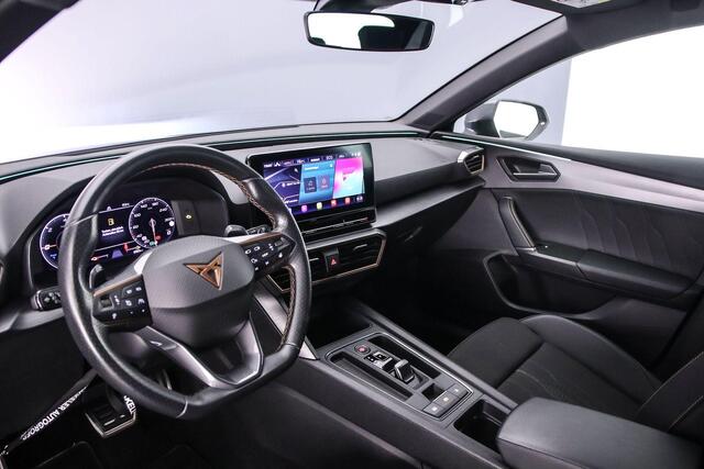 Cupra Leon Business 1.4 TSI eHybrid 204pk DSG Automaat Adaptive cruise control, Achteruitrijcamera, Navigatie, Stoelverwarming, LED koplampen, Stuurwiel verwarmd