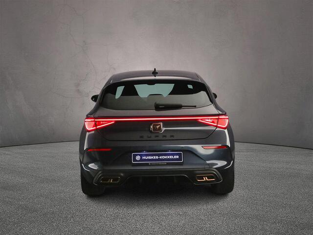 Cupra Leon Business 1.4 TSI eHybrid 204pk DSG Automaat Adaptive cruise control, Achteruitrijcamera, Navigatie, Stoelverwarming, LED koplampen, Stuurwiel verwarmd