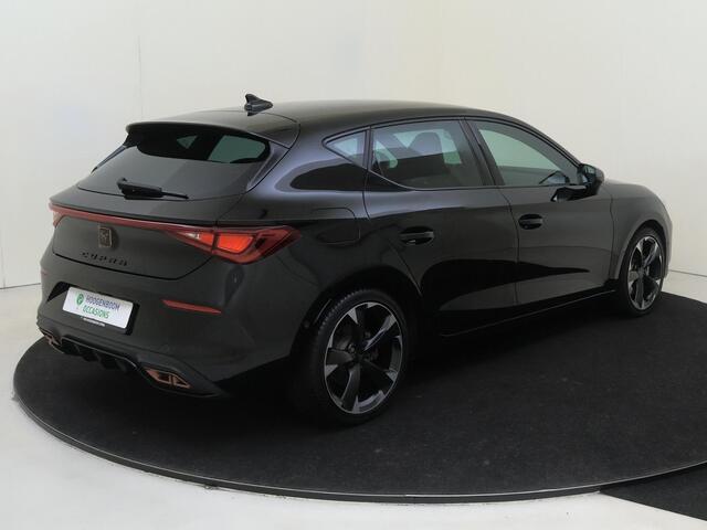 Cupra Leon 1.4 e-Hybrid Business | Achteruitrijcamera | Adaptieve demping | Keyless | Adaptieve cruise control | Lane assist | Stuurwielverwarming | 3-zone airco | Sfeerverlichting |