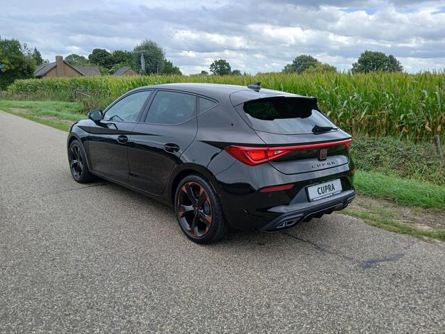 Cupra Leon 1.5 eTSI Business Edition Plus + Beats audio + 19 inch!