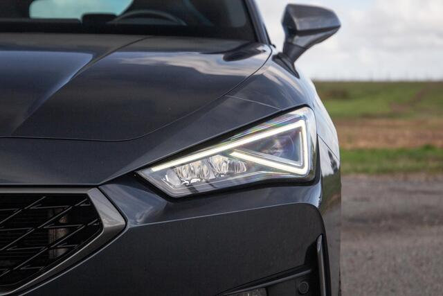 Cupra Leon 1.4i Plug-In Hybrid SPORTSTOURER / CARPLAY / CAMERA / KUIP STOELEN / PERFECT ONDERHOUDEN