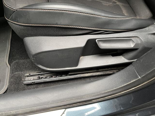 Cupra Leon 1.4 e-Hybrid VZ Performance / 245 PK/ AUTOMAAT/ PANO/ KEYLESS/ STOELVERWARMING/ NAVI/ FULL LINK/ PARK. SENSOREN + CAMERA/ DIVERSE HULPSYSTEMEN